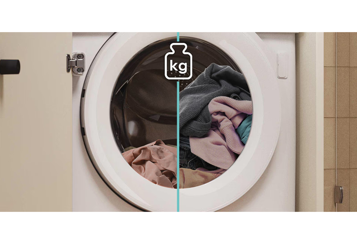 Απεικονίζεται γεμάτο πλυντήριο.